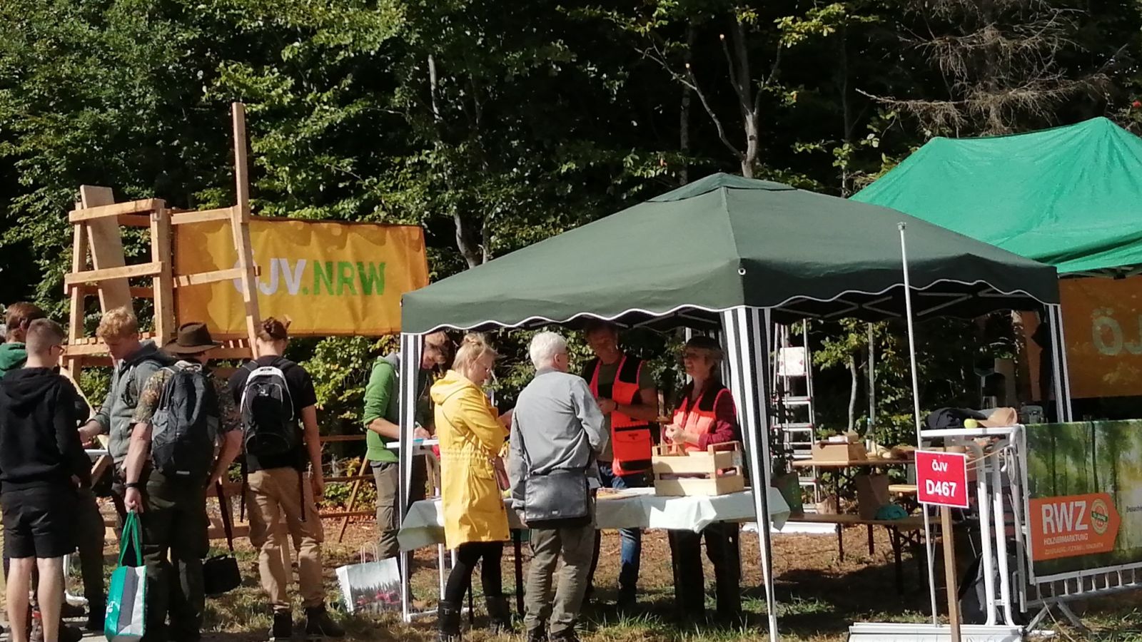 Der Stand des ÖJV.NRW während der DLG-Waldtage. Jäger, Waldbesitzer, Verbandsvertreter, Politik und Naturinteressierte informierten sich hier.